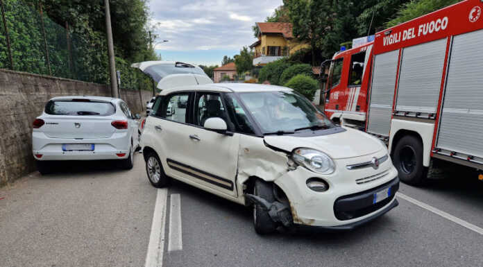 Lomagna, urta un’auto in sosta e si ribalta: paura per una 48enne