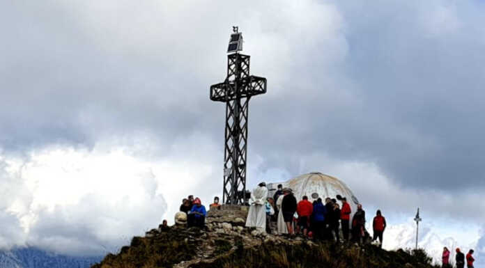 Cai Ballabio. Il 29 settembre la tradizionale Messa in vetta al Due Mani Messa Monte Due Mani Cai Ballabio