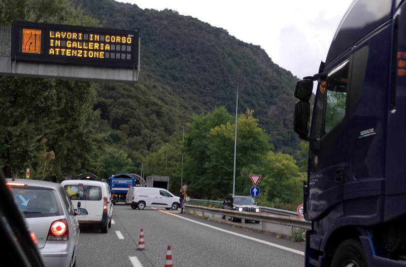 SS36 code colico mezzo pesante in panne direzione lecco (3)