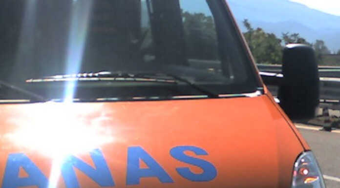 SS36, chiusa di notte in direzione sud per i lavori nella galleria Luzzeno anas mezzo