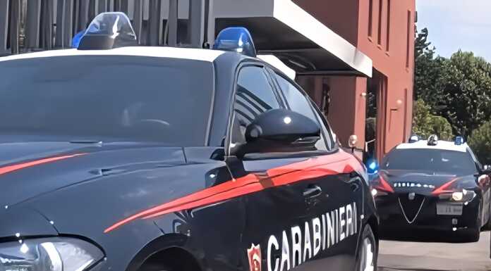 Danneggia un distributore e aggredisce il benzinaio, arrestato 38enne carabinieri auto
