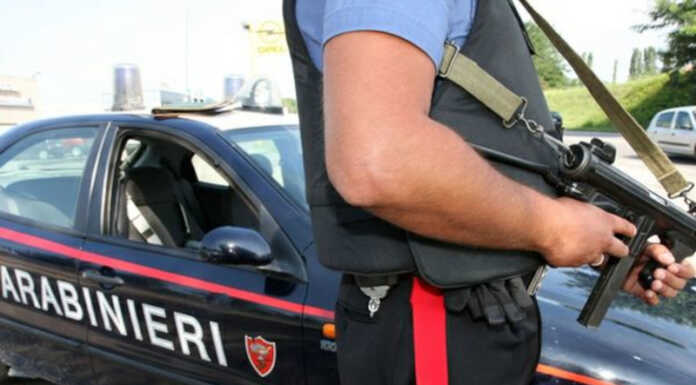 Va dai Carabinieri per una denuncia di smarrimento ma viene arrestata carabinieri-posto-di-blocco