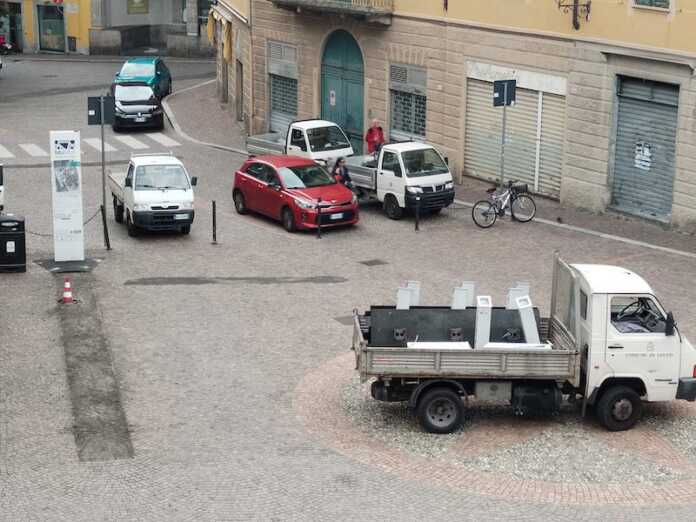 blue bike-rimozione-piazza diaz