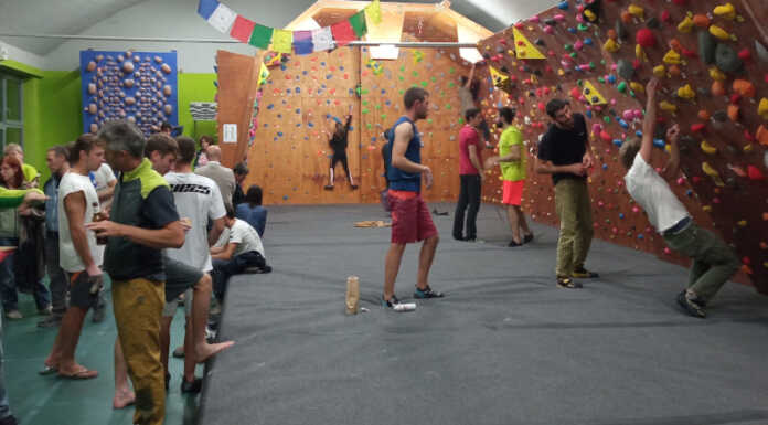 Cai Calolzio. Rinnovata la palestra di arrampicata, inaugurata la stagione indoor palestra arrampicata cai calolzio