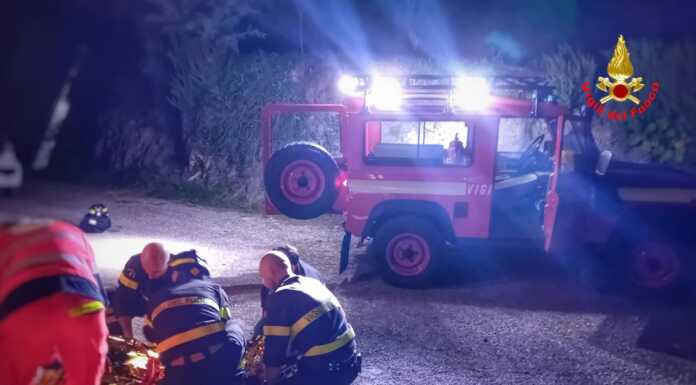 Malore in una zona impervia, intervento dei Vigili del Fuoco a Somasca vigili del fuoco a somasca