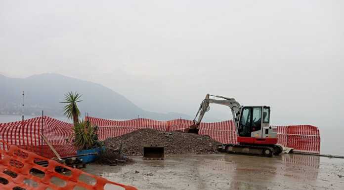 Sul chiosco di Grumo a Lierna: “Ai cittadini non raccontata la realtà dei fatti” Lierna Chiosco Grumo lavori in corso