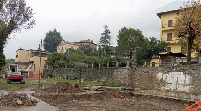 Lierna. Chiosco di Grumo, si pongono le fondamenta Lierna Chiosco Grumo lavori in corso
