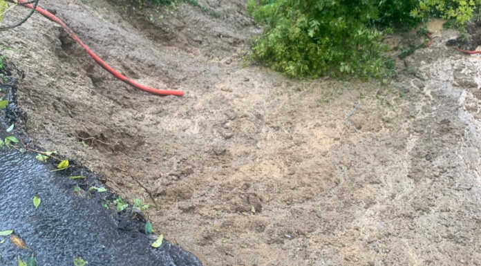 Galbiate. Grossa frana a Villa Vergano, sul posto Polizia Locale e Protezione Civile Frana smottamento galbiate