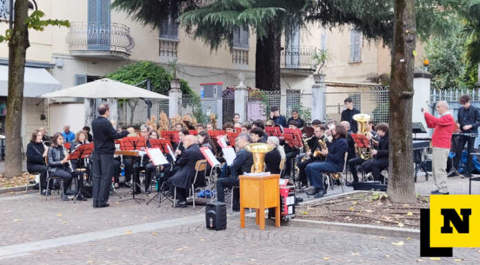 Merate, applausi in piazza per il concerto rock della banda