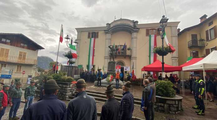 Sentita cerimonia ieri a Pasturo per i 100 anni del monumento dei caduti