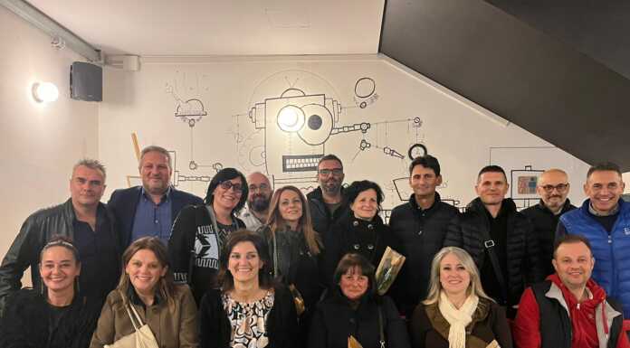 Amarcord e brindisi: i “ragazzi” del ’74 di Annone festeggiano i 50 anni annone coscritti del 1974