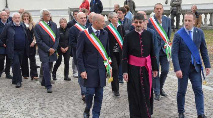 Lecco accoglie il nuovo prevosto: “Siamo pronti a camminare insieme” ingresso_nuovo_prevosto_don_bortolo_uberti_20241006