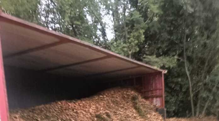 Nibionno. Camion si ribalta sulla SS342, ripercussioni sul traffico