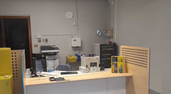 Taceno. Dopo i lavori, riapre l’ufficio postale di via Roma