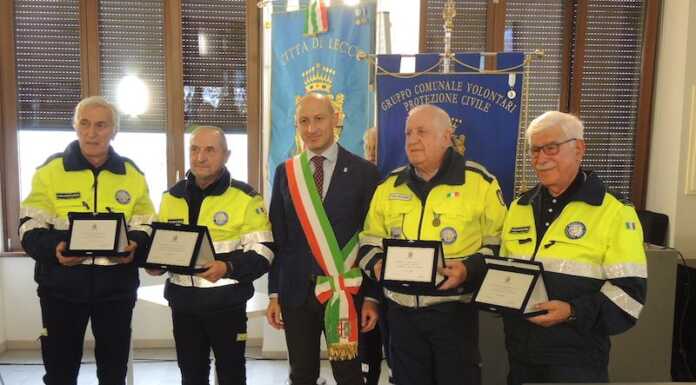 La Protezione Civile comunale in festa per i 35 anni di fondazione, targa ai fondatori