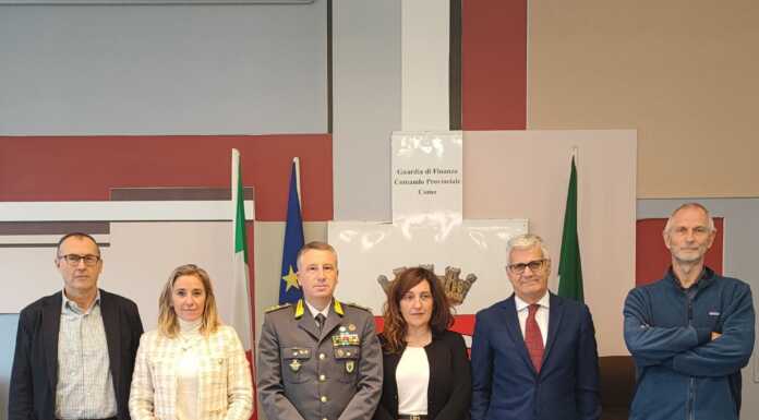 Salvaguardare le acque del lago dall’inquinamento, firmato un protocollo Firma protocollo salvaguardia lago