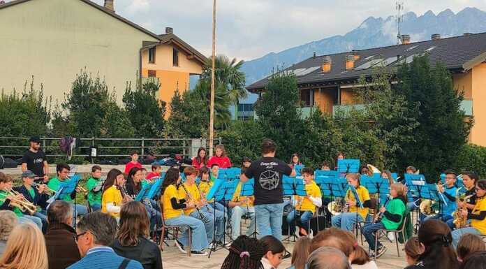 Valmadrera. In tanti alla castagnata del Corpo Musicale Santa Cecilia