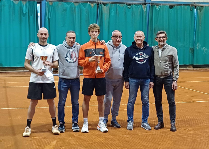 Premiazione singolare maschile: Da sinistra Jonata Vitari, Danilo (Falegnameria Riva), Jacopo Giannò, Paolo Limonta (G.A.), Gianfranco Arnoldi, Luca (HNG Fornit.Ind.li)