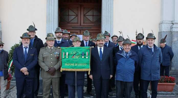 Gli Alpini a Lezzeno per ricordare i Caduti delle guerre e il Beato Don Gnocchi