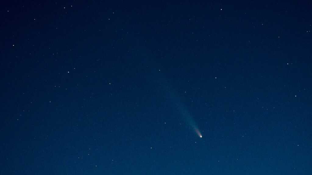 La cometa Tsuchinshan-ATLAS fotografata da Diego Panzeri il 18 ottobre dal passo di Agueglio