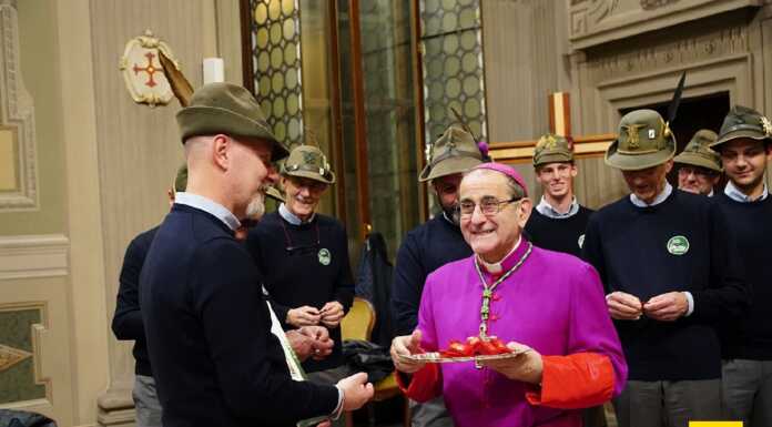 Il Coro Grigna a Milano canta per l’Arcivescovo Delpini nel giorno di San Carlo Coro Grigna Milano incontro Arcivescovo Mario Delpini