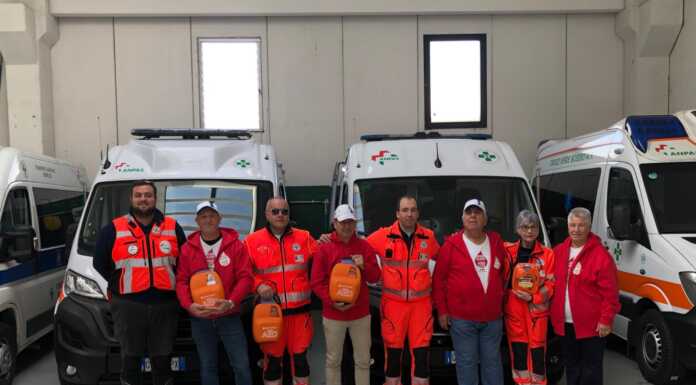 Avis Costa Masnaga dona 4 defibrillatori alla Croce Verde Bosisio Croce Verde Avis Costa Masnaga