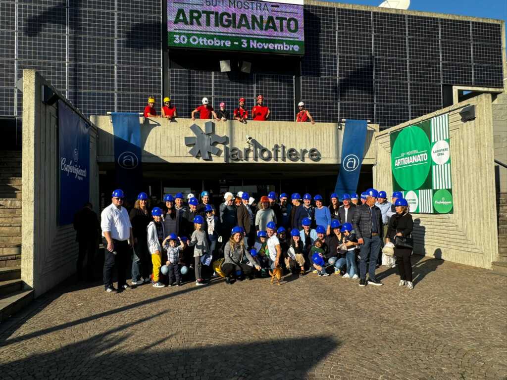 Flashmob confartigianato Lariofiere mostra artigianato 2024 