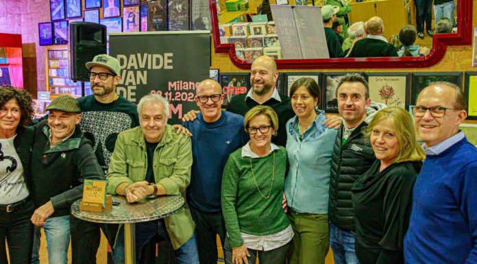 Musica. Che pienone per Van de Sfroos al Discoshop Lecco Van de sfroos discoshop-1