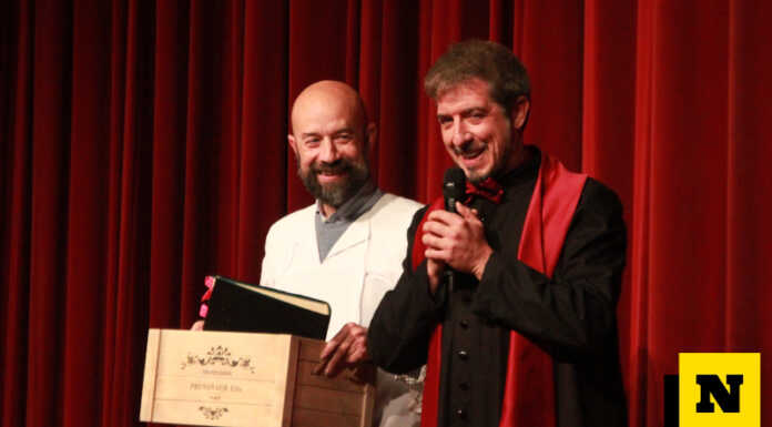 Merate: al Manzoni applausi, risate e ironia con “Din don down” di Paolo Ruffini