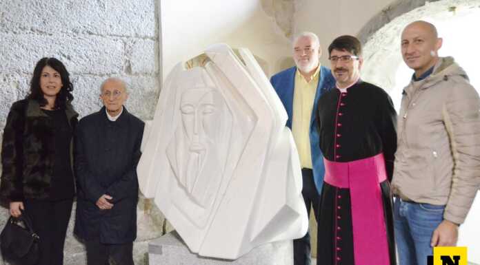 In basilica svelato l’Eterno di Pablo Atchugarry: “Cercate il volto di Dio nel volto degli altri” Pablo_Atchugarry_eterno_scultura_basilica_20241110