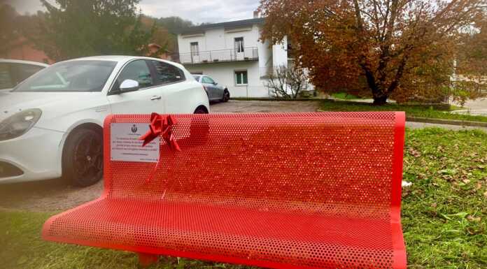 Rogeno, un impegno concreto per dire no alla violenza sulle donne rogeno panchina rossa