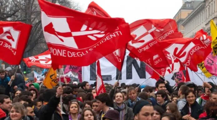 Scuola. Anche a Lecco gli studenti scendono in piazza: “Vogliamo potere” Unione degli Studenti sciopero generale