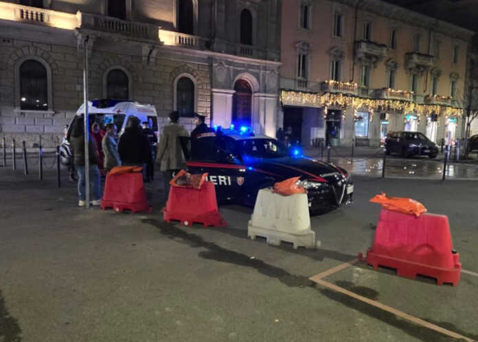 aggressione lecco piazza mazzini (2)