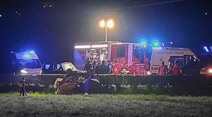 Lunga scia di incidenti nella notte: 4 giovani si ribaltano con l’auto a Pasturo auto ribaltata a pasturo