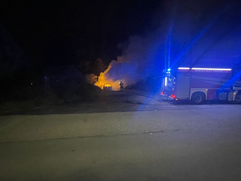 auto in fiamme-calolzio-conad