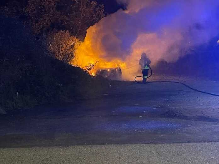 auto in fiamme-calolzio-conad