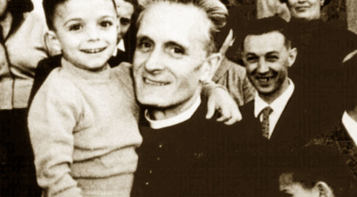 Gli alpini della sezione di Lecco ricordano i Caduti e il Beato Don Carlo Gnocchi