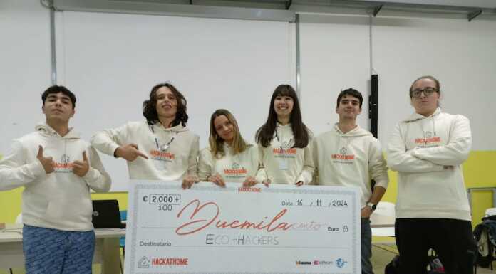 Un cestino intelligente che smista i rifiuti: il progetto di 6 studenti vince l’Hackaton Badoni hackaton badoni-ecosort