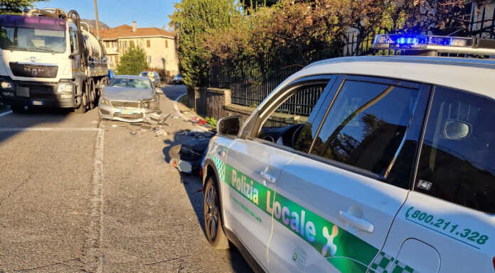 Incidente frontale a Mandello, morto in ospedale il motociclista coinvolto Mandello incidente auto moto
