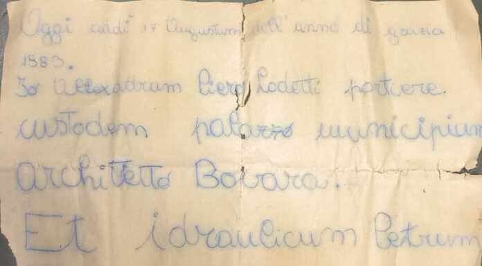 Lecco. Durante gli scavi trovano un messaggio in bottiglia, ecco di cosa si tratta Messaggio in bottiglia comune di Lecco