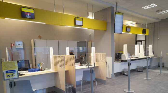 Mandello. Dopo i lavori, riaperto l’ufficio postale di via Parodi mandello polis poste