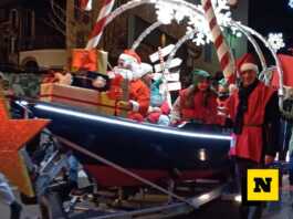 Mandello. La Sfilata dei Carri pronta a illuminare il Natale 2025 Sfilata carri Mandello Natale 2024