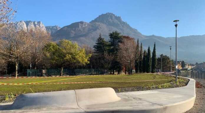 Giardini di Mandello, domani (giovedì) la riapertura al pubblico Giardini pubblici Mandello riqualificazione primo lotto