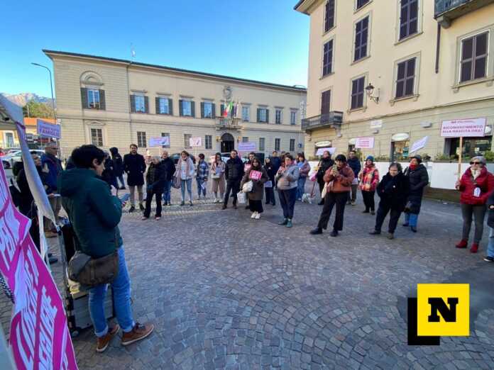 Presidio Piazza Diaz Lecco Legge Varchi GPA Associazione Renzo e Lucio Famiglie Arcobaleno