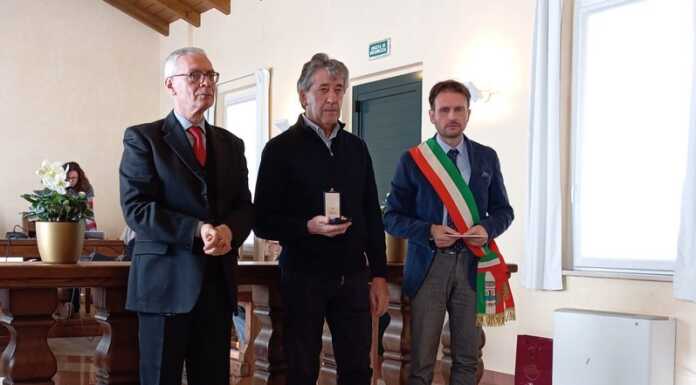 Deportati e internati lecchesi, consegnate 12 medaglie d’onore a Ballabio Medaglie d'onore deportati internati lager Ballabio