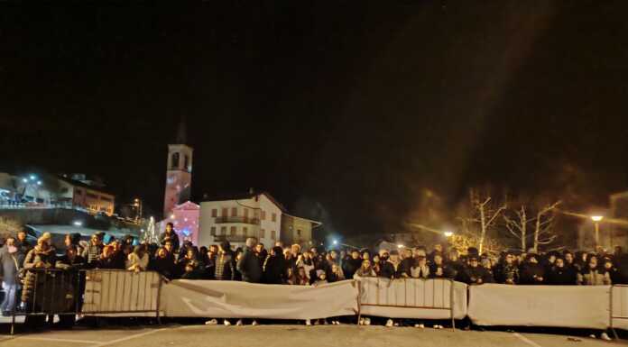 Casargo si illumina con il tradizionale falò della Vigilia, l’antica usanza si rinnova