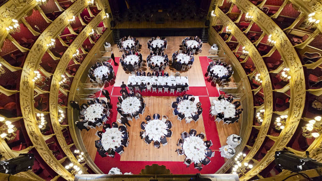 Confindustria Lecco Sondrio teatro di como serata benefica 