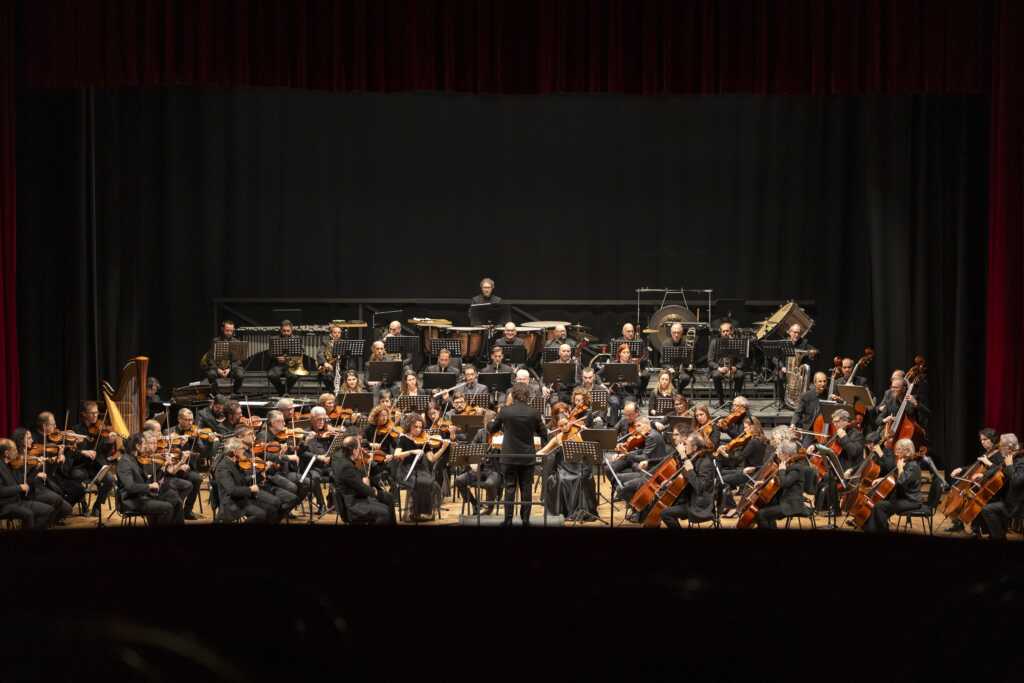 Confindustria Lecco Sondrio teatro di como serata benefica 