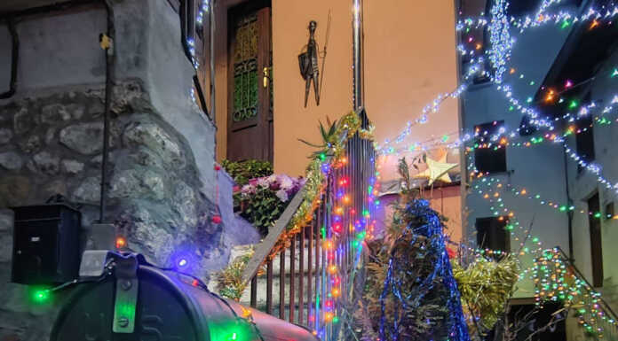 Malavedo. Grazie ai residenti, via Primo Maggio s’illumina per le feste Malavedo via primo maggio