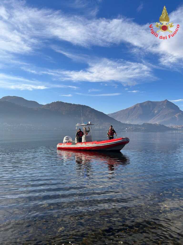 Vigili del fuoco lago